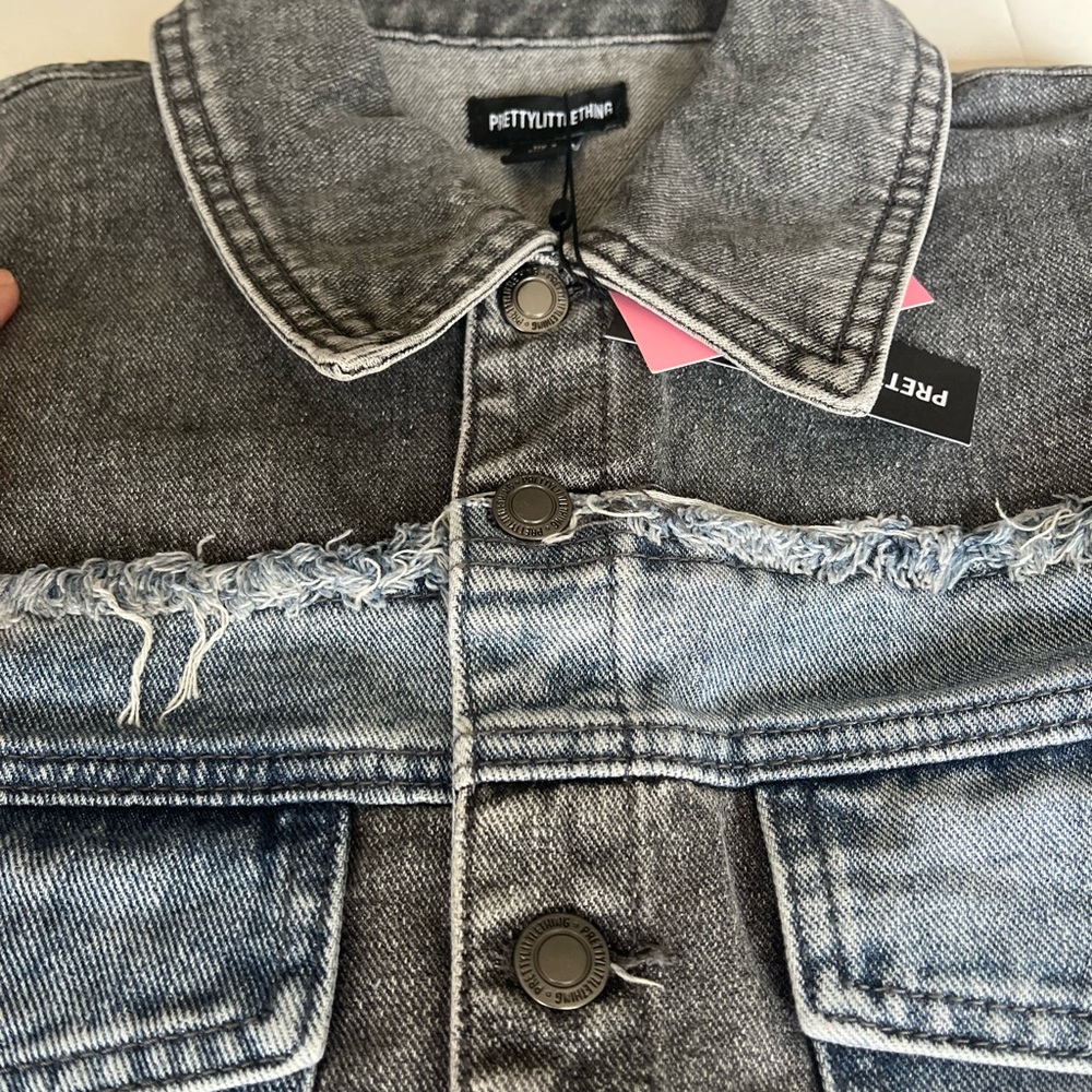PrettyLittleThing Gray and Blue Denim Cropped Frayed Jacket Size 4 - Picture 5 of 11
